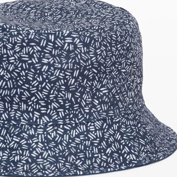 Lululemon Navy Patterned Bucket Hat - Picture 2 of 4